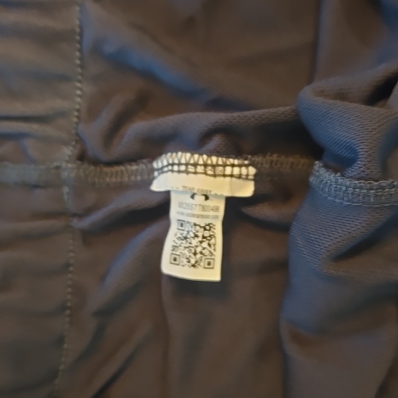 WOMEN'S UA PERFECT PACE SHORT PHANTOM GRAY - Picture 3 of 6